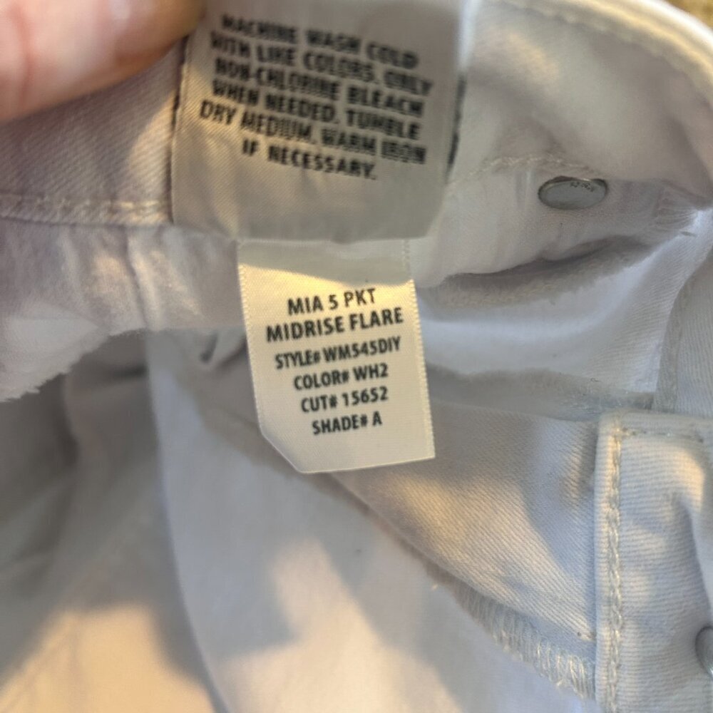 HUDSON Mia Five Pocket Midrise Flare Jeans in White Women's Size 32 - Picture 8 of 8